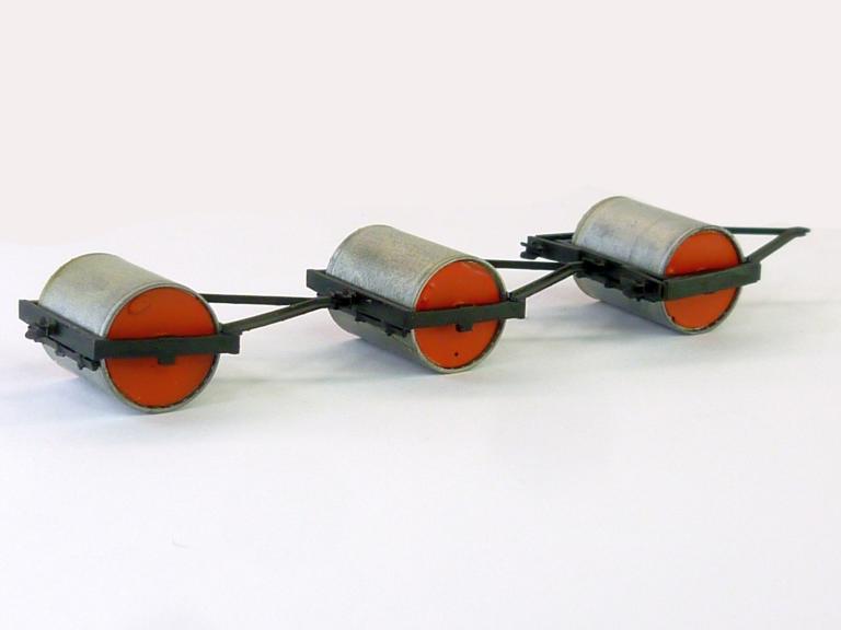 Preview: Fortschritt Glattwalze B481 Koppelzug 3 Stk. Transportstellung rot schwarz